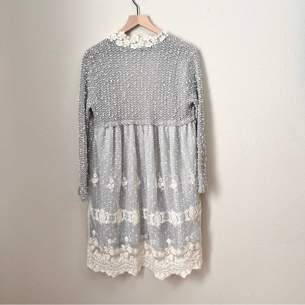 Altar'd State A'REVE Women's Boho Open Cardigan Medium Lace Hem Grey White - Picture 2 of 11